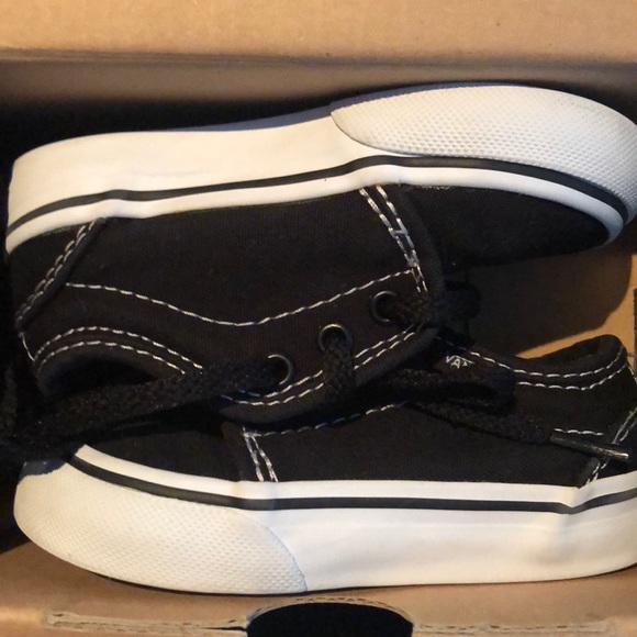 Vans - Picture 3 of 4